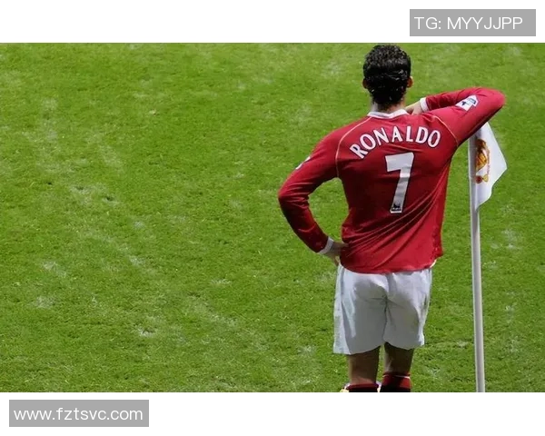 足球巨星强健双腿见证赛场辉煌力量速度与荣耀的完美结合